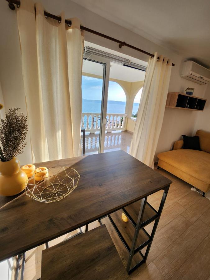 Lucija Apartment Karlobag Bagian luar foto