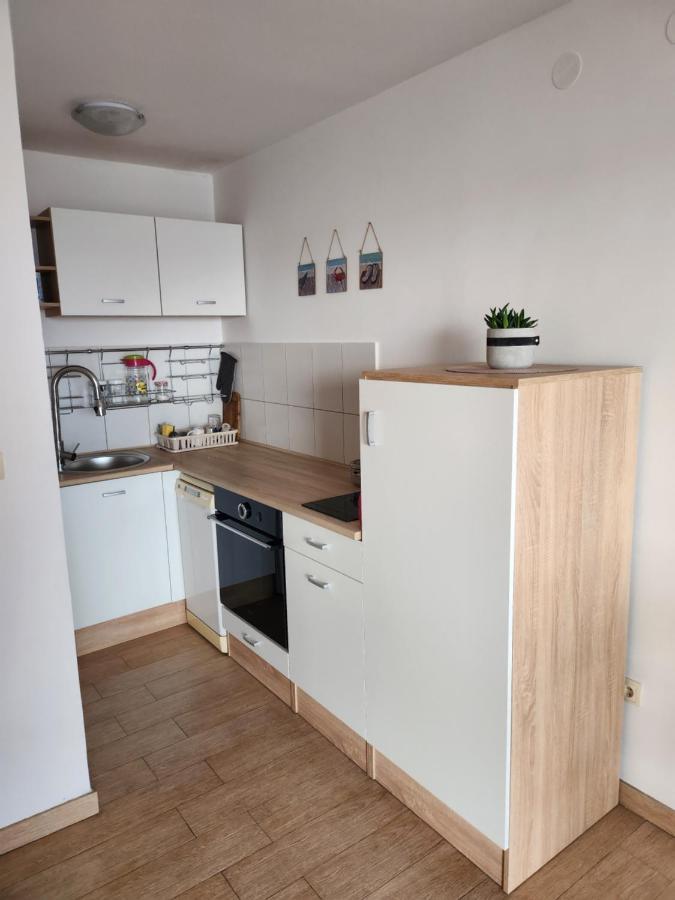 Lucija Apartment Karlobag Bagian luar foto