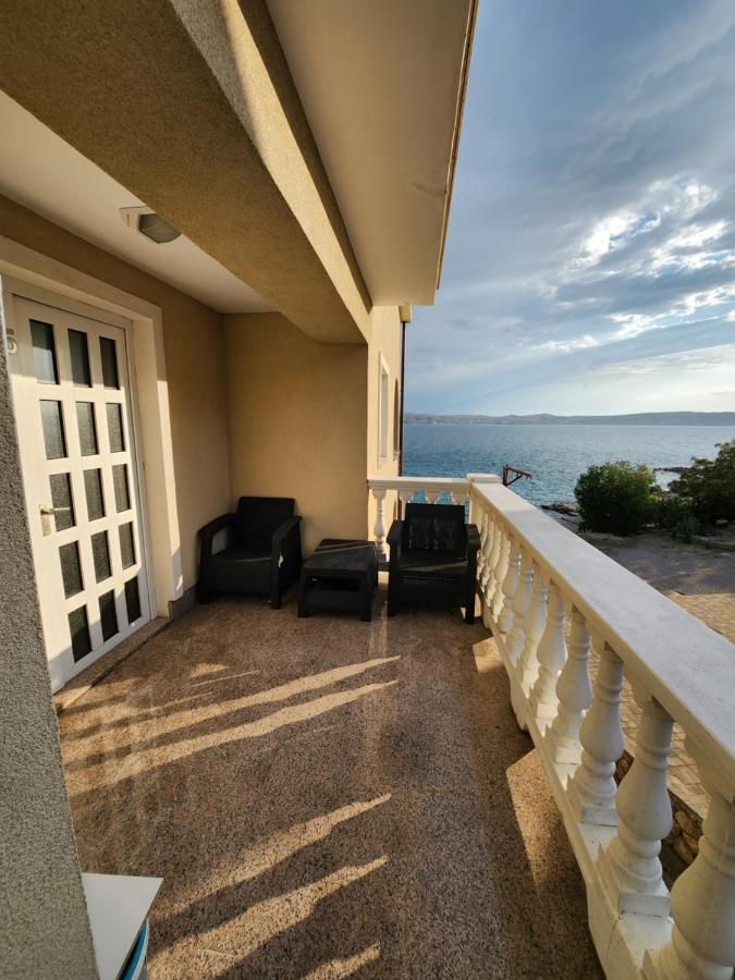 Lucija Apartment Karlobag Bagian luar foto