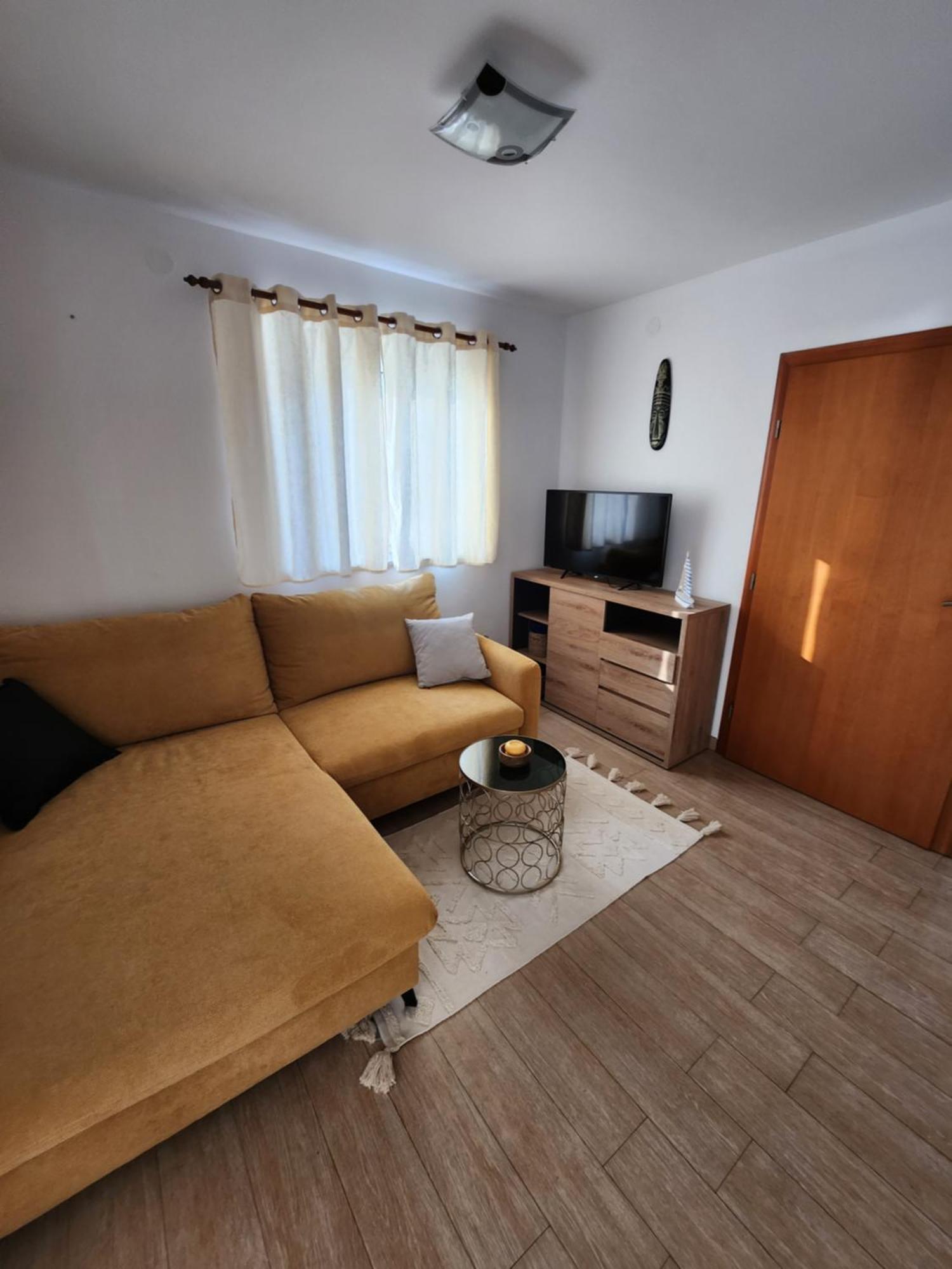 Lucija Apartment Karlobag Bagian luar foto